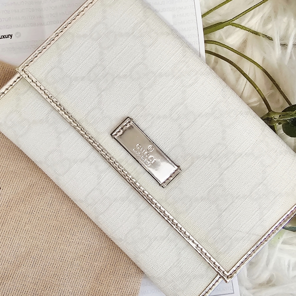 Gucci:RARE White & Silver Wallet w/ COA - Picture 12 of 15